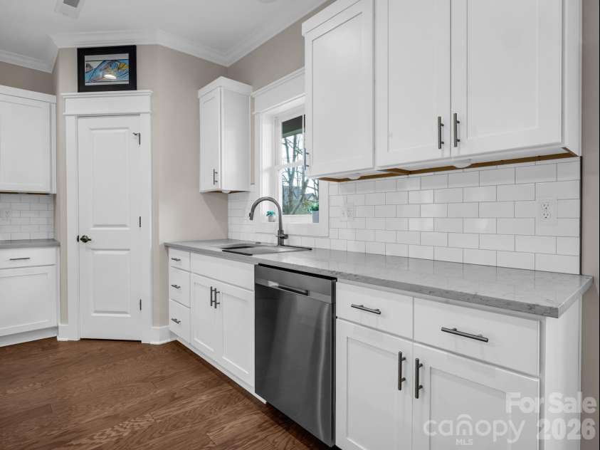 204 Weybridge Drive, Arden, NC 28704.  MLS# CAR4361076, YatesRealty ID 9611. 
