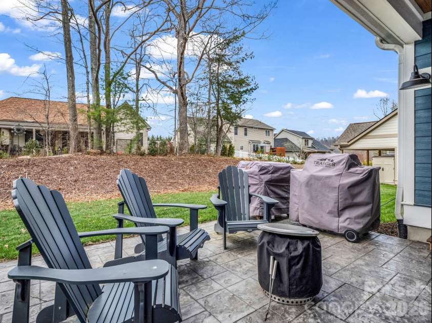 204 Weybridge Drive, Arden, NC 28704.  MLS# CAR4361076, YatesRealty ID 9611. 