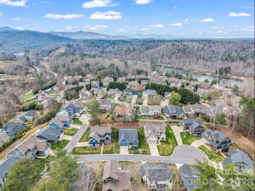 204 Weybridge Drive, Arden, NC 28704.  MLS# CAR4361076, YatesRealty ID 9611. 