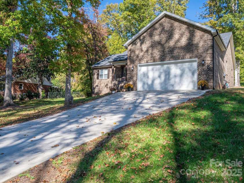 705 School Street, Maiden, NC 28650.  MLS# CAR4239875, YatesRealty ID 9611. 