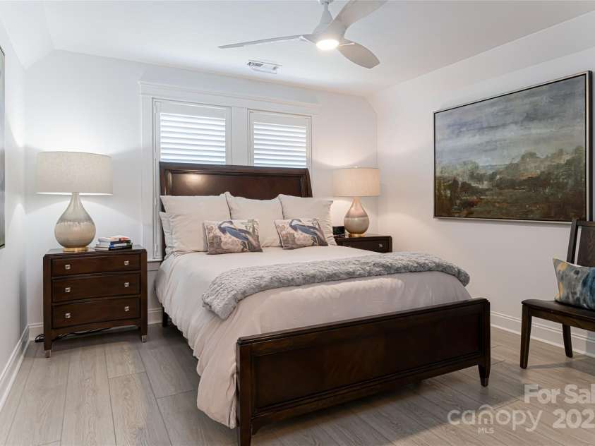 15 Dayflower Drive, Asheville, NC 28803.  MLS# CAR4209774, YatesRealty ID 9613. Upstairs bedroom