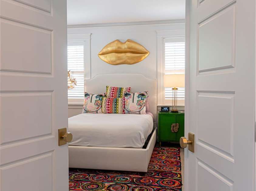 15 Dayflower Drive, Asheville, NC 28803.  MLS# CAR4209774, YatesRealty ID 9613. Upstairs bedroom