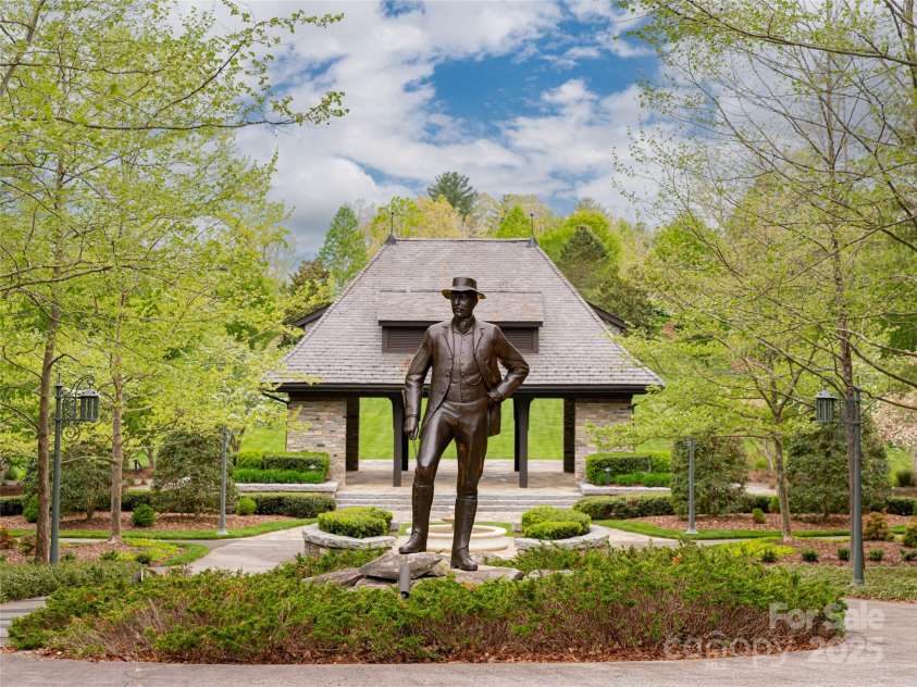 32 Ramble Way, Asheville, NC 28803.  MLS# CAR4251948, YatesRealty ID 9614. Entering Longmeadow Park