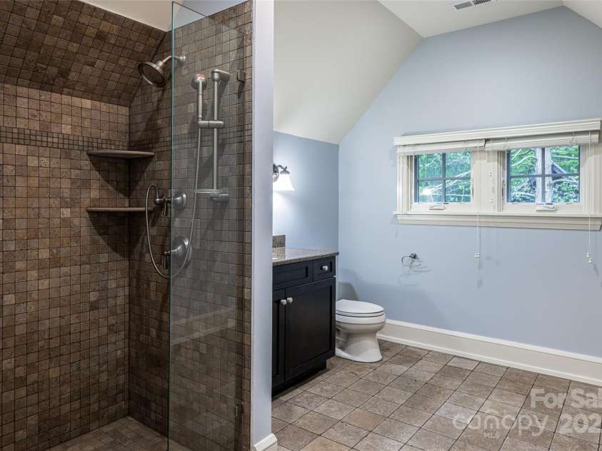 32 Ramble Way, Asheville, NC 28803.  MLS# CAR4251948, YatesRealty ID 9614. Upstairs Bathroom