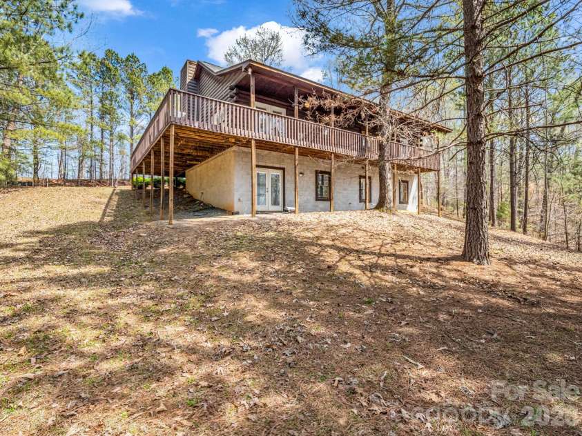 1050 Cross Ridge Drive, Rutherfordton, NC 28139.  MLS# CAR4362985, YatesRealty ID 9615. 