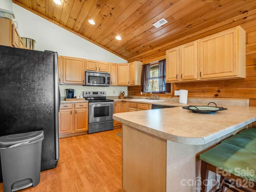 1050 Cross Ridge Drive, Rutherfordton, NC 28139.  MLS# CAR4362985, YatesRealty ID 9615. 