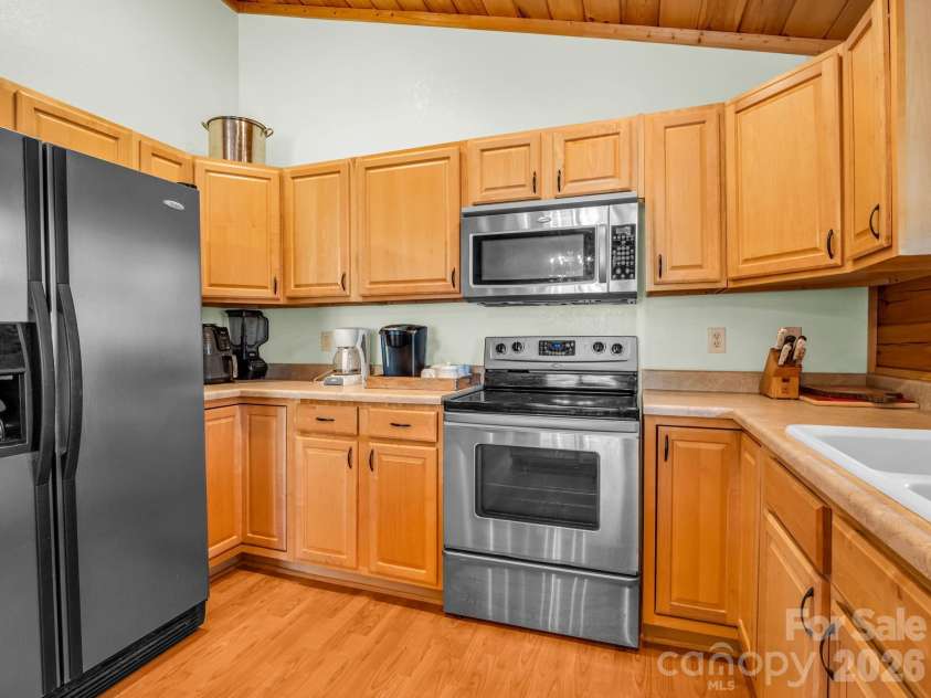1050 Cross Ridge Drive, Rutherfordton, NC 28139.  MLS# CAR4362985, YatesRealty ID 9615. 