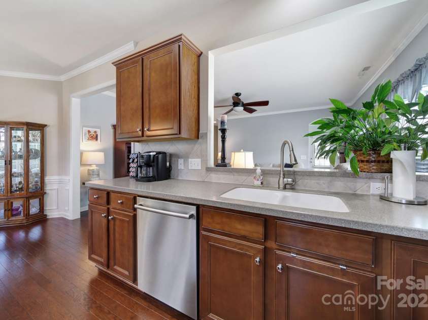 5011 Broad Lane, Fort Mill, SC 29707.  MLS# CAR4239090, YatesRealty ID 9615. Kitchen w/ Pass-Thru