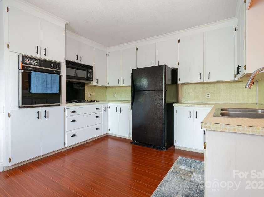 1108 Old Dallas Highway, Dallas, NC 28034.  MLS# CAR4252720, YatesRealty ID 9616. 