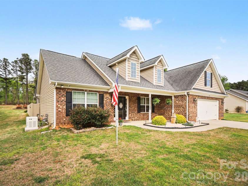 3048 Glenmoor Road, York, SC 29745.  MLS# CAR4365298, YatesRealty ID 9616. 
