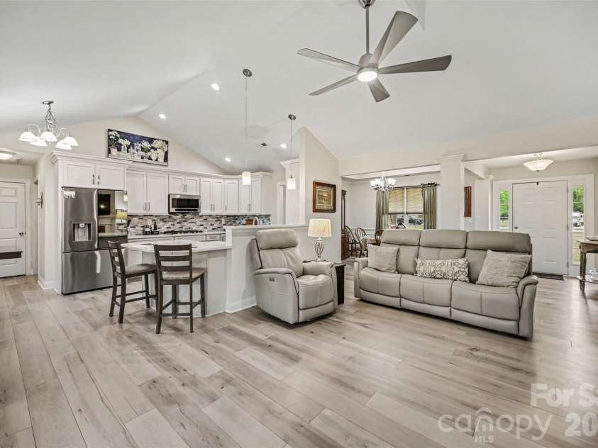 3048 Glenmoor Road, York, SC 29745.  MLS# CAR4365298, YatesRealty ID 9616. 