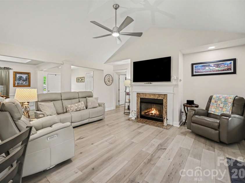 3048 Glenmoor Road, York, SC 29745.  MLS# CAR4365298, YatesRealty ID 9616. 