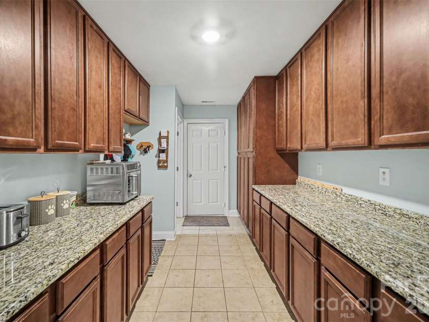 3048 Glenmoor Road, York, SC 29745.  MLS# CAR4365298, YatesRealty ID 9616. 