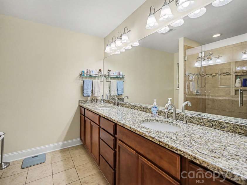 3048 Glenmoor Road, York, SC 29745.  MLS# CAR4365298, YatesRealty ID 9616. 