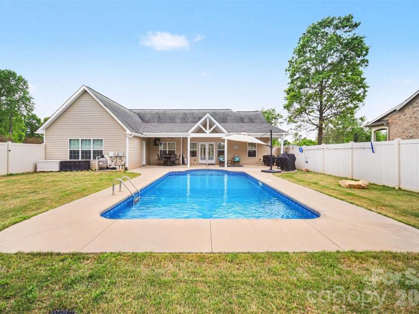 3048 Glenmoor Road, York, SC 29745.  MLS# CAR4365298, YatesRealty ID 9616. 