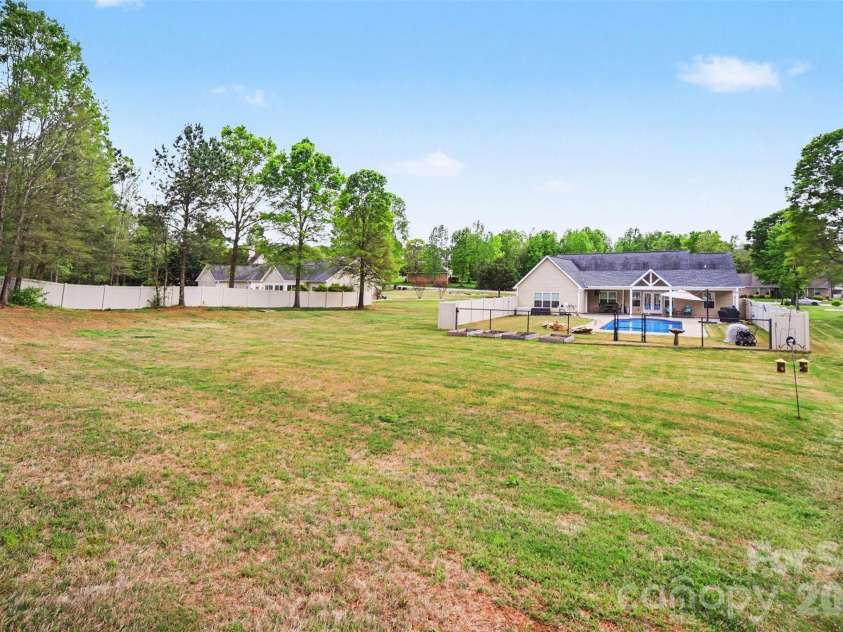 3048 Glenmoor Road, York, SC 29745.  MLS# CAR4365298, YatesRealty ID 9616. 