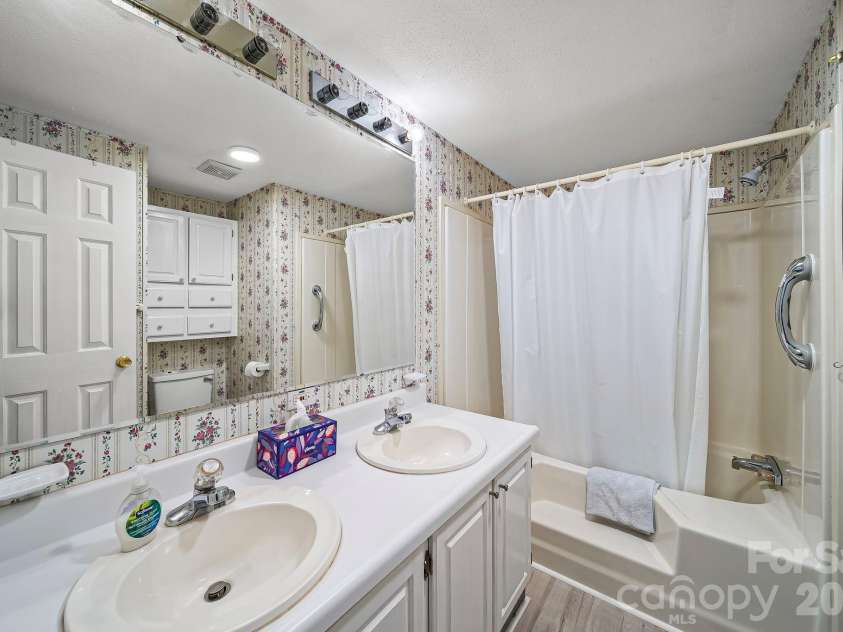 1135 Pinehaven Drive, New London, NC 28127.  MLS# CAR4300790, YatesRealty ID 9617. 