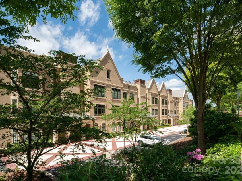 288 Macon Avenue, Asheville, NC 28804.  MLS# CAR4242890, YatesRealty ID 9617. 