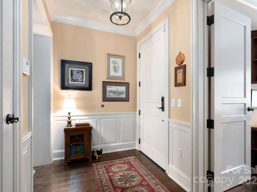 288 Macon Avenue, Asheville, NC 28804.  MLS# CAR4308359, YatesRealty ID 9617. 