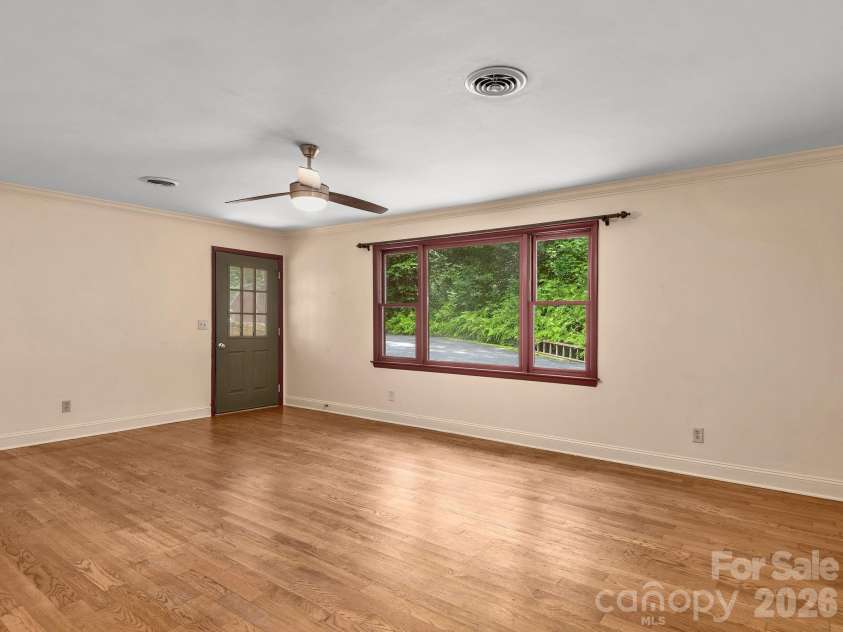 18 Wild Violet Lane, Arden, NC 28704.  MLS# CAR4284838, YatesRealty ID 9618. 