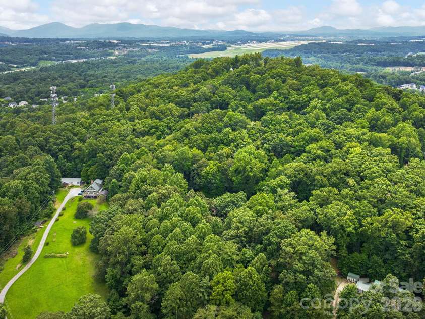 18 Wild Violet Lane, Arden, NC 28704.  MLS# CAR4284838, YatesRealty ID 9618. 