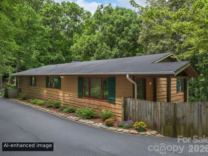 18 Wild Violet Lane, Arden, NC 28704.  MLS# CAR4284838, YatesRealty ID 9618. 