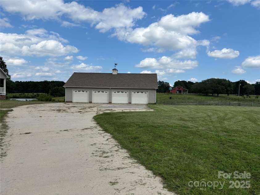 2417 Lynwood Drive, Lancaster, SC 29720.  MLS# CAR4244879, YatesRealty ID 9618. 