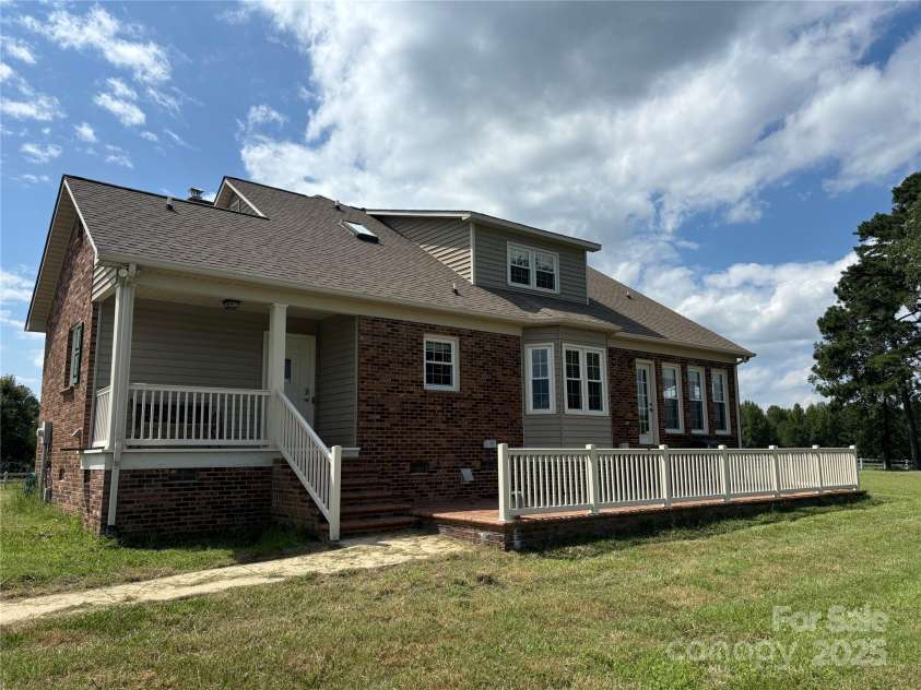 2417 Lynwood Drive, Lancaster, SC 29720.  MLS# CAR4244879, YatesRealty ID 9618. 