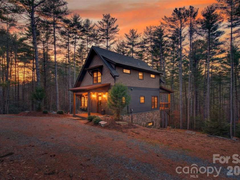 103 Big Game Drive, Nebo, NC 28761.  MLS# CAR4340249, YatesRealty ID 9619. 