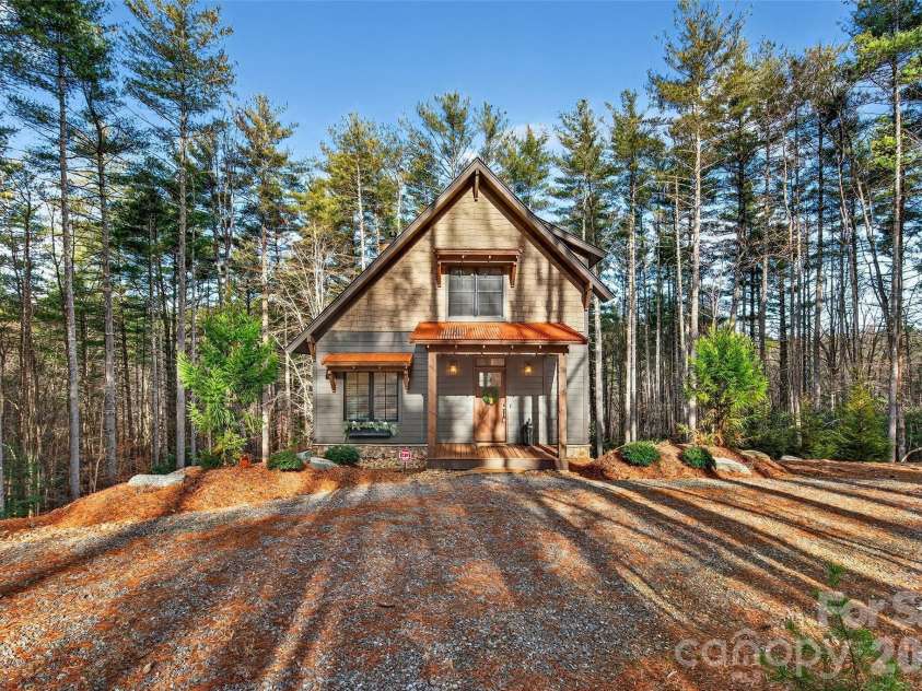 103 Big Game Drive, Nebo, NC 28761.  MLS# CAR4340249, YatesRealty ID 9619. 