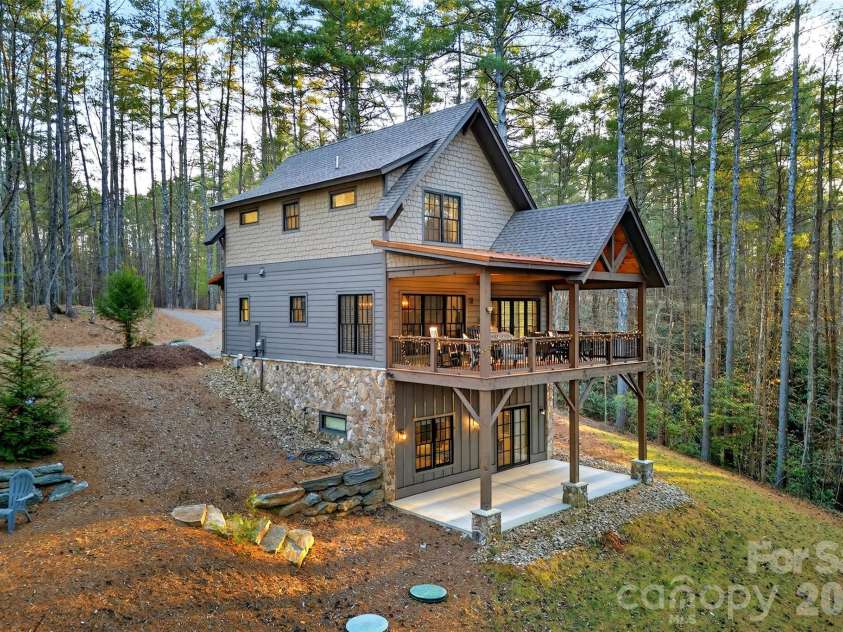 103 Big Game Drive, Nebo, NC 28761.  MLS# CAR4340249, YatesRealty ID 9619. 