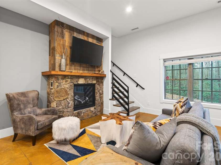 103 Big Game Drive, Nebo, NC 28761.  MLS# CAR4340249, YatesRealty ID 9619. 