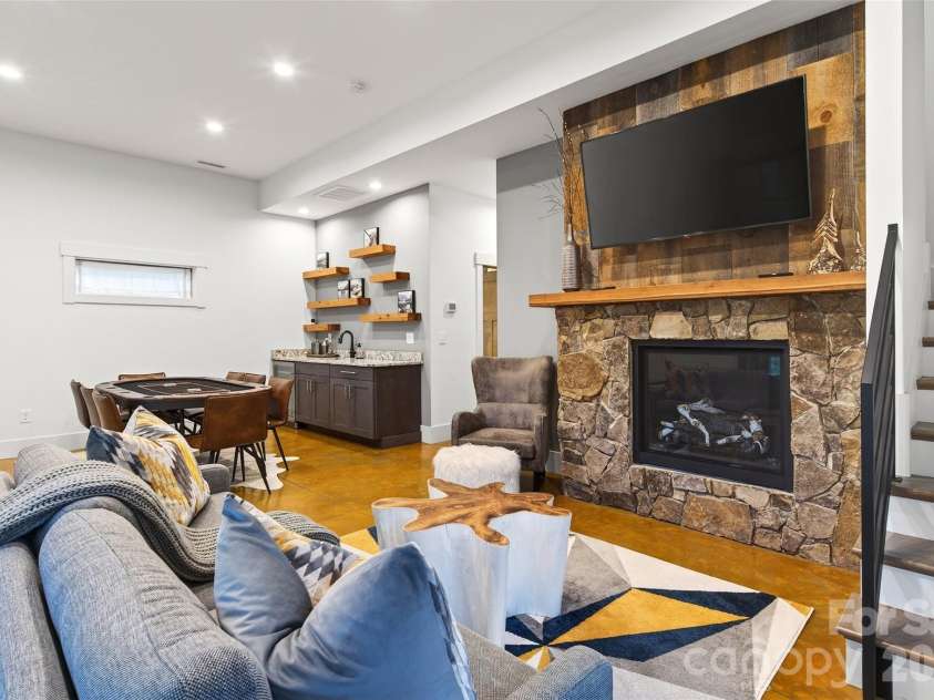 103 Big Game Drive, Nebo, NC 28761.  MLS# CAR4340249, YatesRealty ID 9619. 