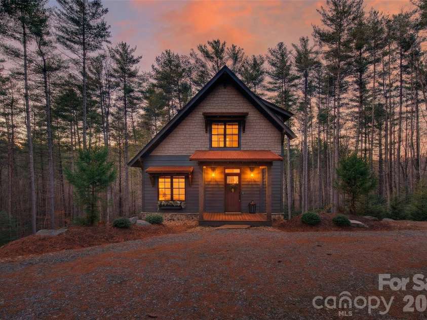103 Big Game Drive, Nebo, NC 28761.  MLS# CAR4340249, YatesRealty ID 9619. 