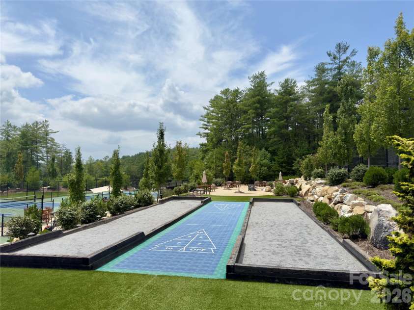 103 Big Game Drive, Nebo, NC 28761.  MLS# CAR4340249, YatesRealty ID 9619. Camp Lake James 