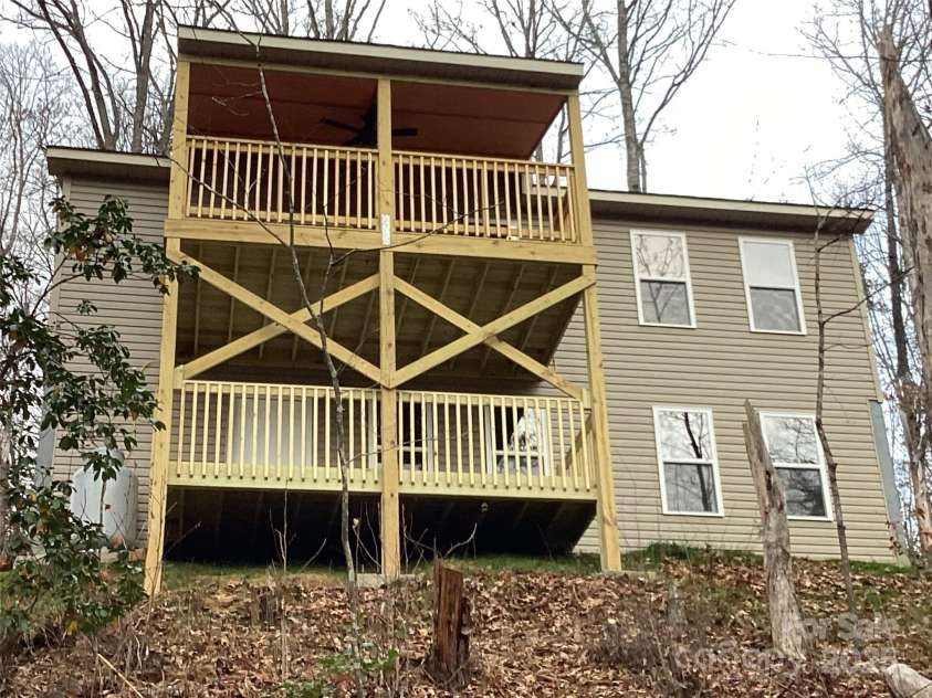 212 Brigsy Lane, Whittier, NC 28789.  MLS# CAR4317666, YatesRealty ID 962. 