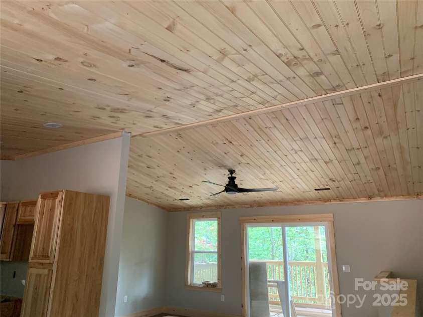 212 Brigsy Lane, Whittier, NC 28789.  MLS# CAR4317666, YatesRealty ID 962. 