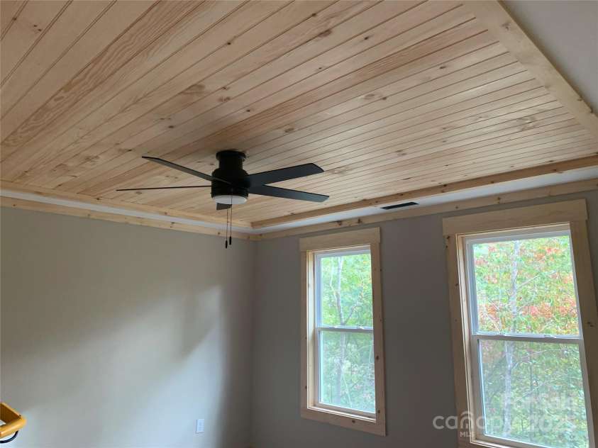 212 Brigsy Lane, Whittier, NC 28789.  MLS# CAR4317666, YatesRealty ID 962. 