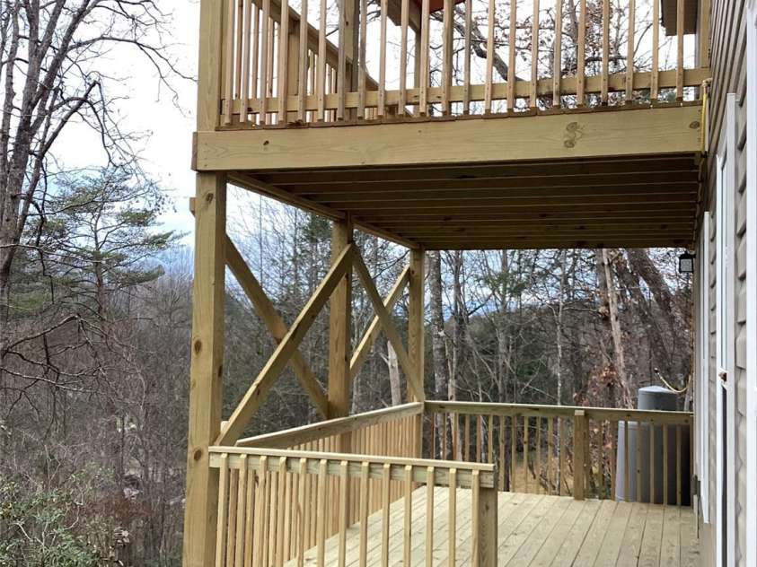 212 Brigsy Lane, Whittier, NC 28789.  MLS# CAR4317666, YatesRealty ID 962. 