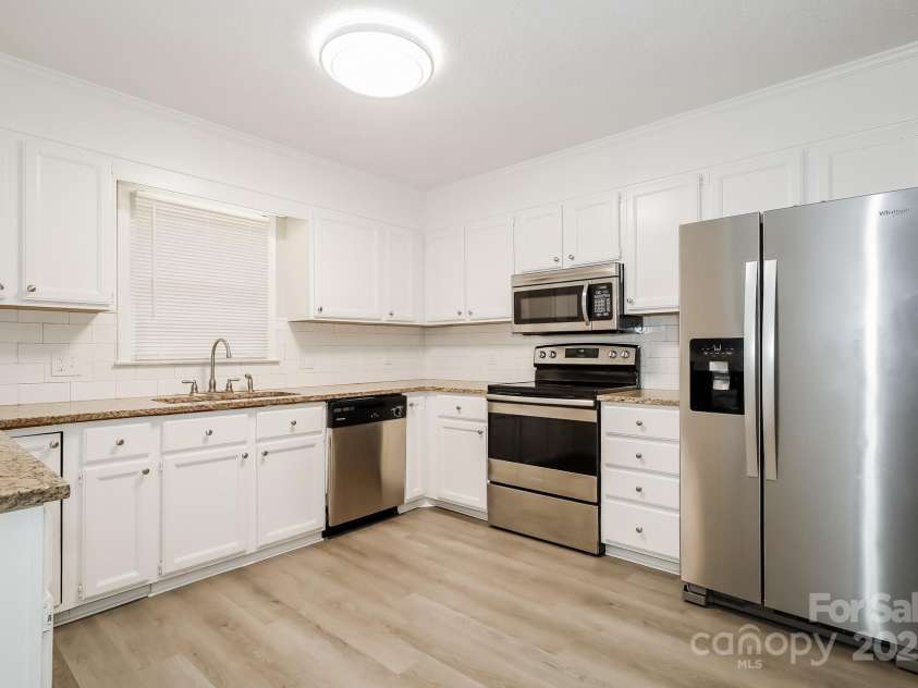 721 Summerwood Drive, Rock Hill, SC 29732.  MLS# CAR4248833, YatesRealty ID 9620. 