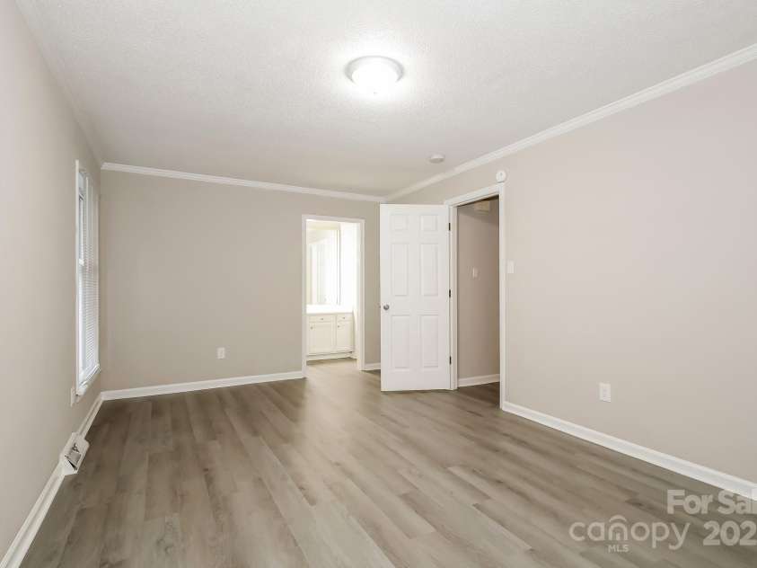 721 Summerwood Drive, Rock Hill, SC 29732.  MLS# CAR4248833, YatesRealty ID 9620. 