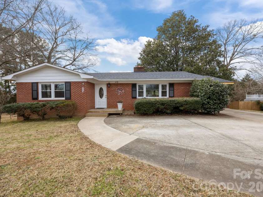 275 Tanner Street, Rutherfordton, NC 28139.  MLS# CAR4346216, YatesRealty ID 9621. 