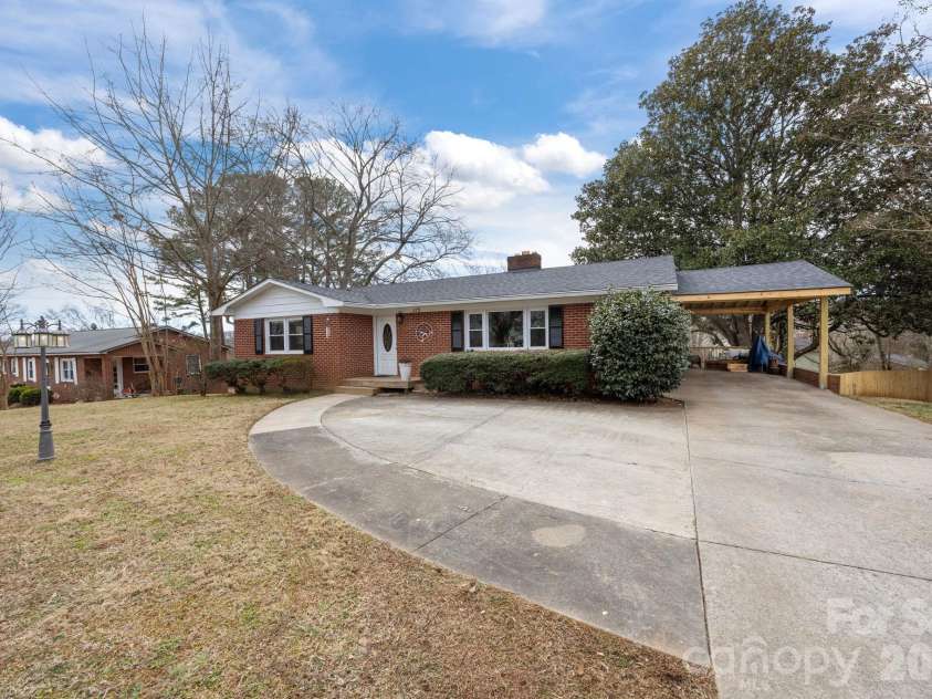 275 Tanner Street, Rutherfordton, NC 28139.  MLS# CAR4346216, YatesRealty ID 9621. 