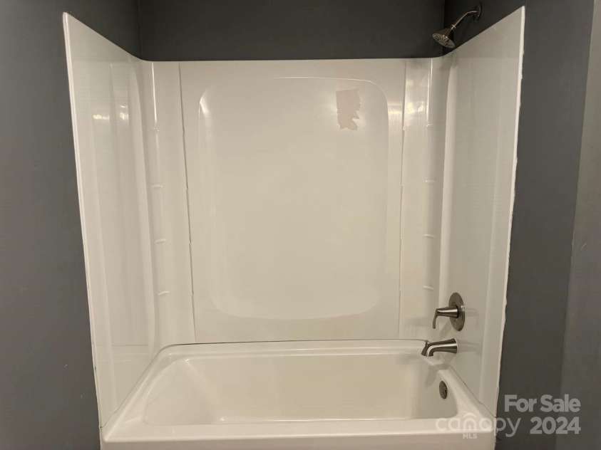 3214 28th Avenue, Hickory, NC 28601.  MLS# CAR4176772, YatesRealty ID 9622. 3218