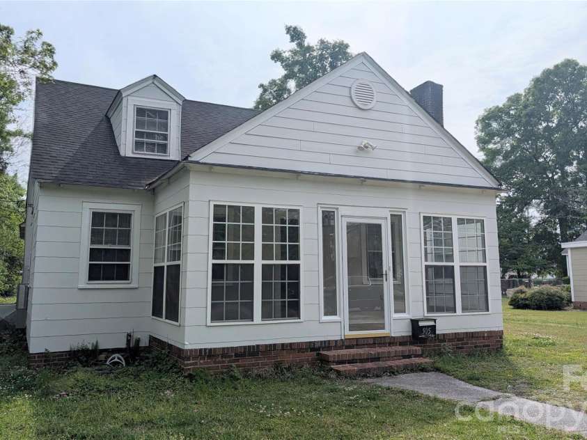 505 Williams Street, Lake City, SC 29560.  MLS# CAR4363613, YatesRealty ID 9622. 