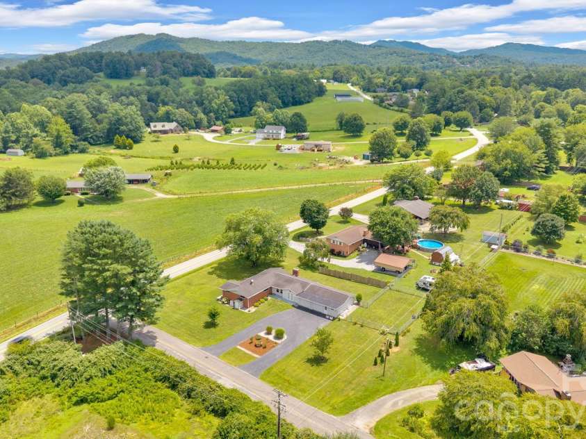 10 Moland Drive, Etowah, NC 28729.  MLS# CAR4352858, YatesRealty ID 9624. 