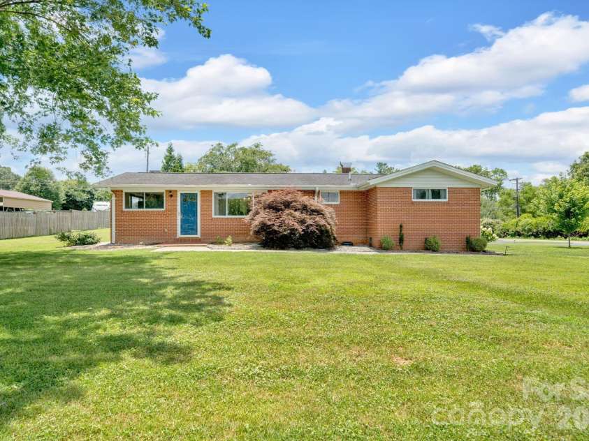 10 Moland Drive, Etowah, NC 28729.  MLS# CAR4352858, YatesRealty ID 9624. 