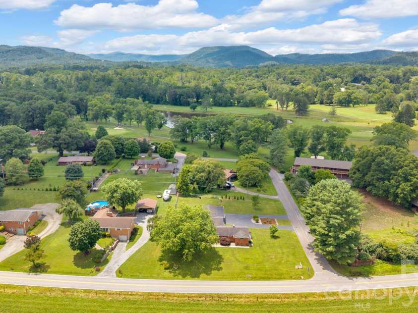 10 Moland Drive, Etowah, NC 28729.  MLS# CAR4352858, YatesRealty ID 9624. 