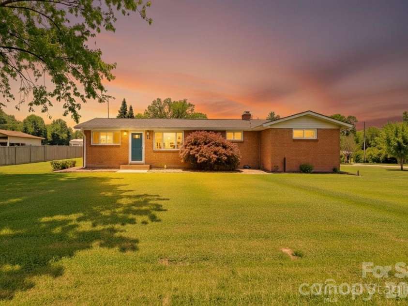 10 Moland Drive, Etowah, NC 28729.  MLS# CAR4352858, YatesRealty ID 9624. VIRTUAL TWILIGHT