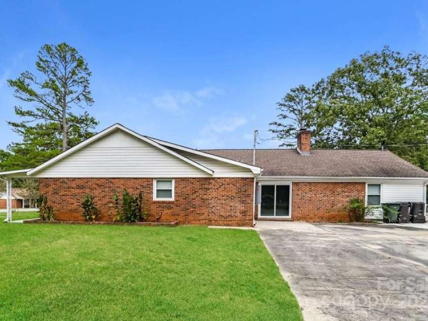 1204 Glenarden Drive, Rock Hill, SC 29730.  MLS# CAR4249976, YatesRealty ID 9624. 